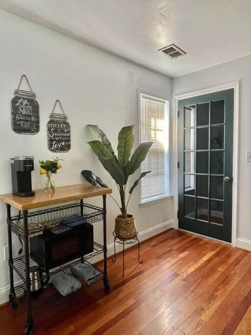 Brand New, Cozy, Modern, One-Bedroom Apartment Falls Church Εξωτερικό φωτογραφία