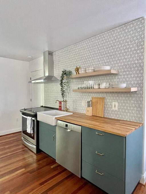 Brand New, Cozy, Modern, One-Bedroom Apartment Falls Church Εξωτερικό φωτογραφία